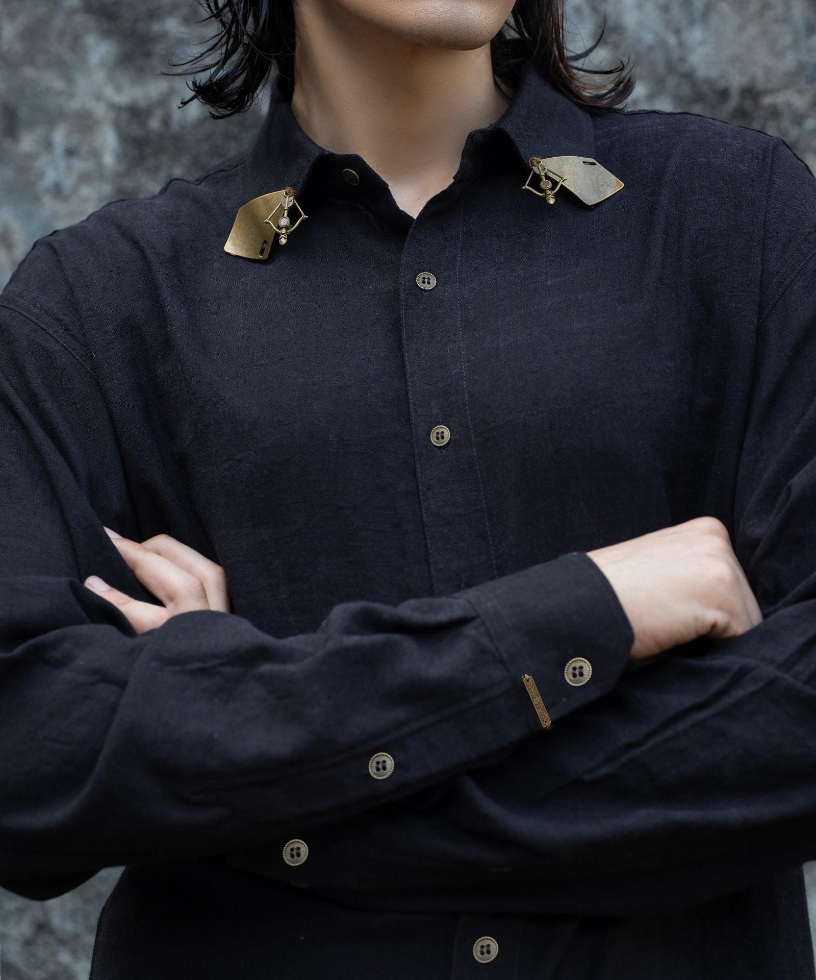 THE NOIR BLOOM 5 The Noir Bloom Linen Shirt Fabric Close-up